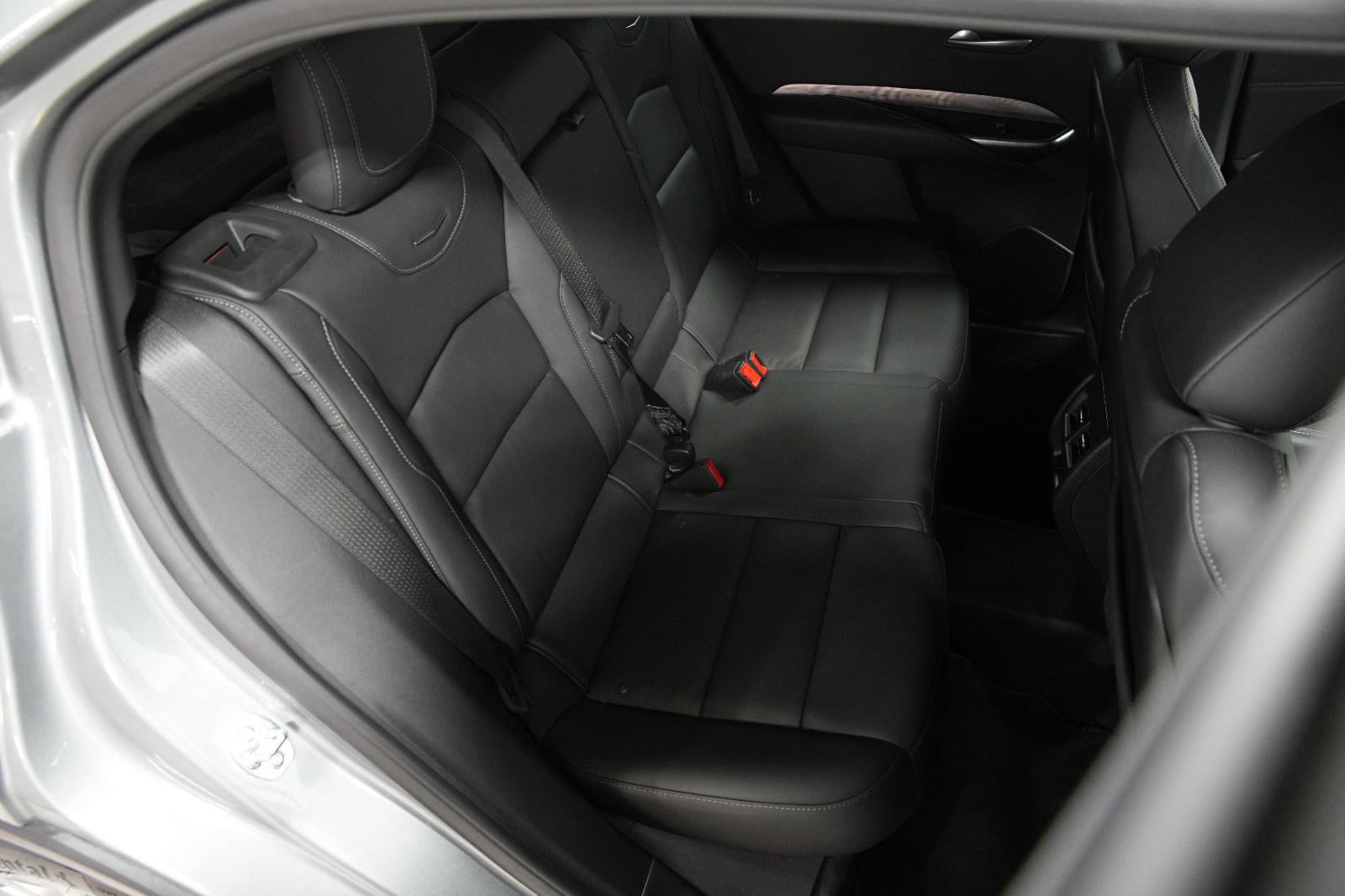 Used 2025 Cadillac XT4 Premium Luxury image 16