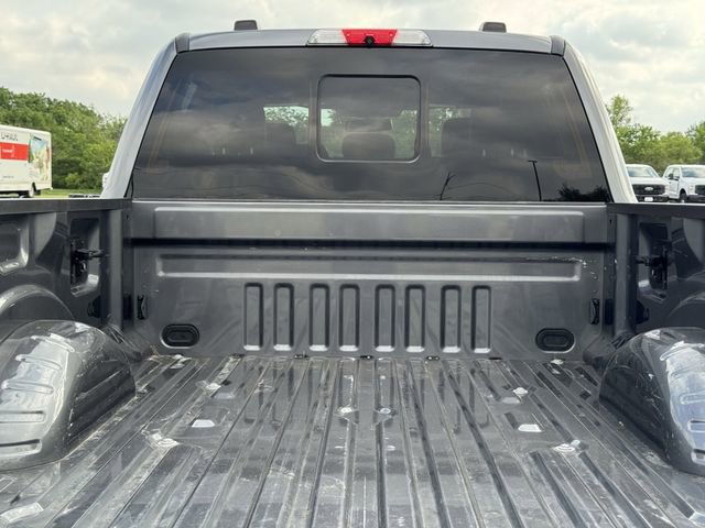 Used 2022 Ford F250 Lariat w/ Tremor Off-Road Package image 32