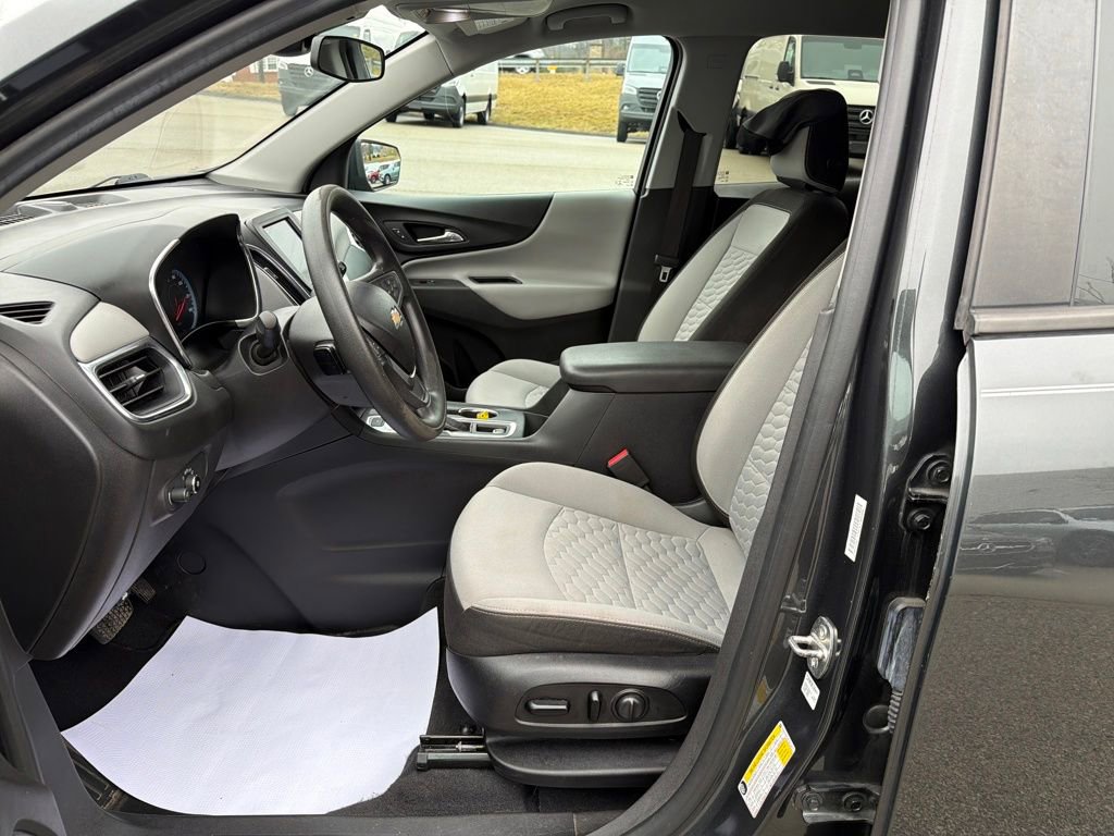 Used 2020 Chevrolet Equinox LS w/ LS Convenience Package image 19