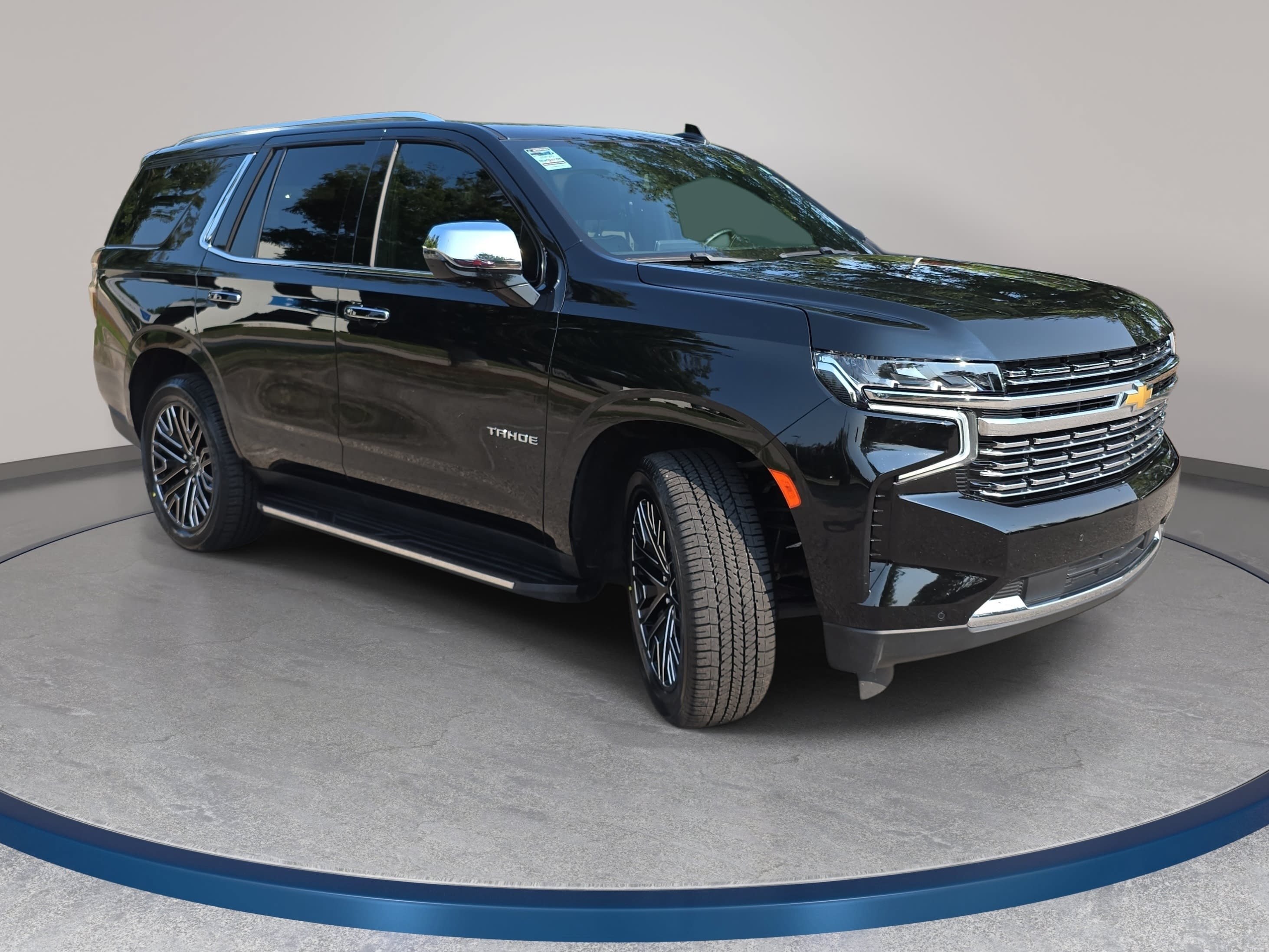 Used 2024 Chevrolet Tahoe Premier AWD/4WD image 3