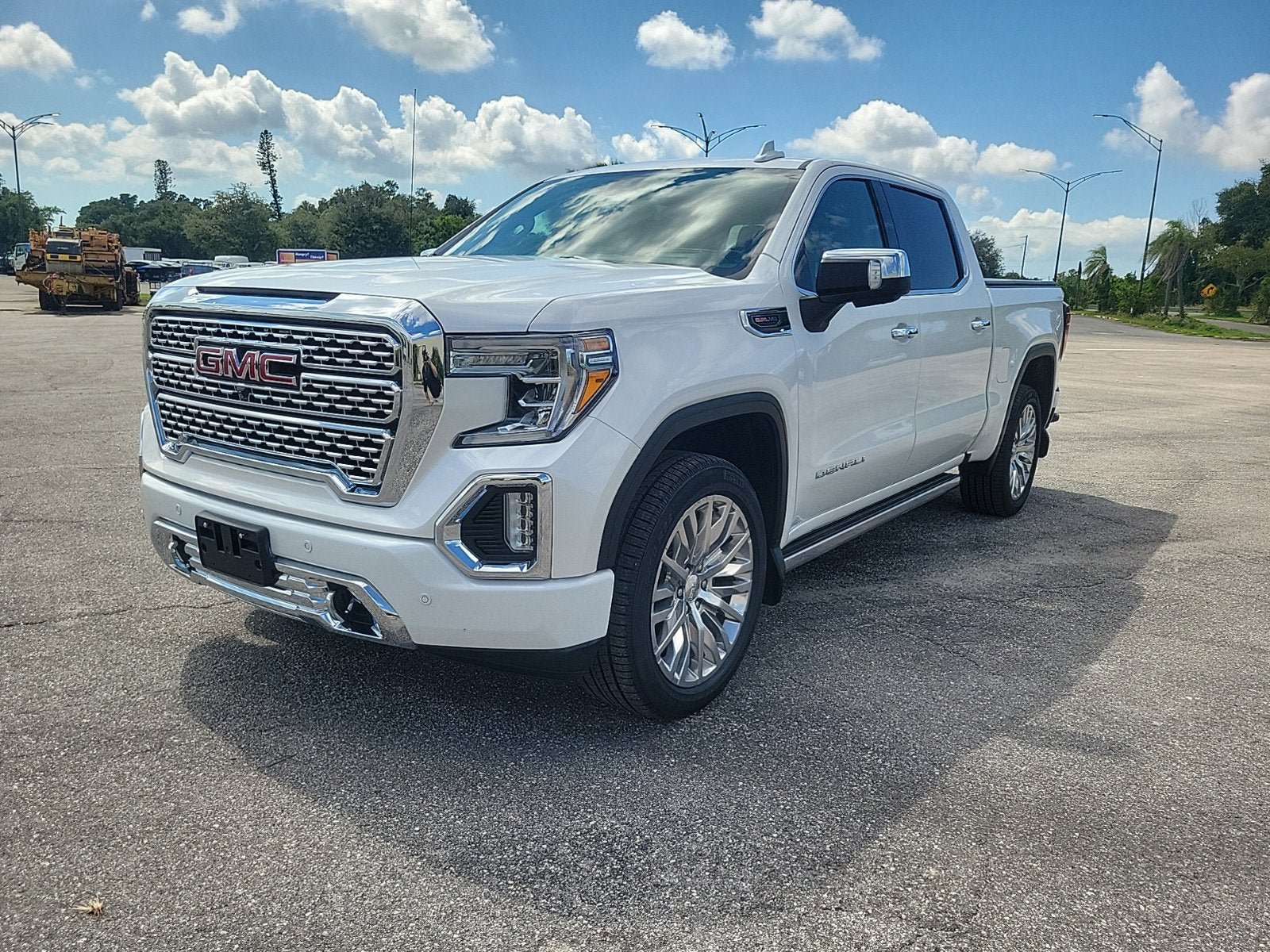 Certified 2019 GMC Sierra 1500 Denali w/ Denali Ultimate Package AWD/4WD image 2