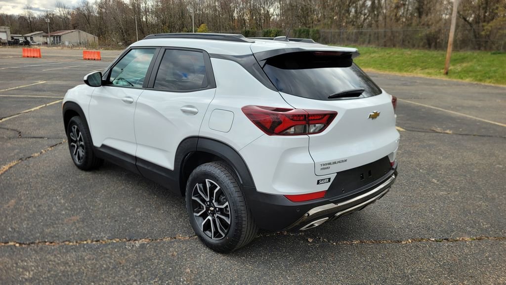 Used 2023 Chevrolet TrailBlazer ACTIV w/ Sun and Liftgate Package image 8