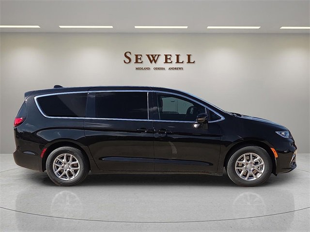 New 2026 Chrysler Pacifica Select image 5