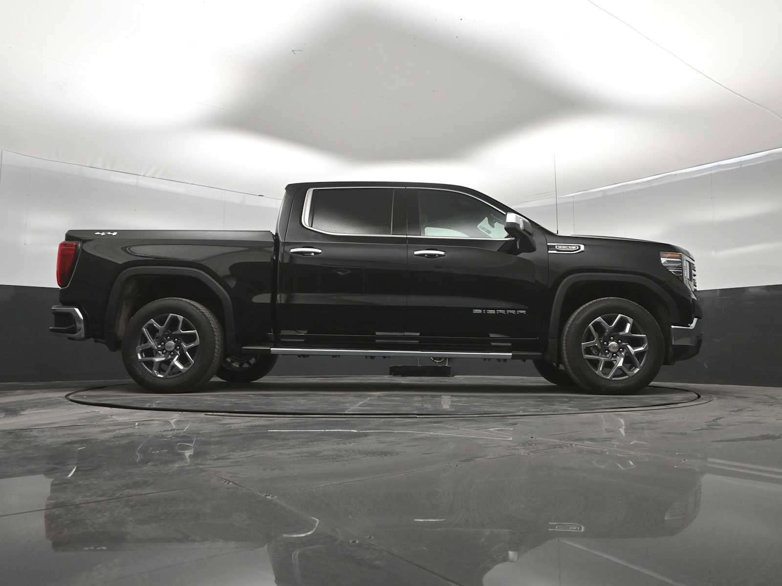 New 2026 GMC Sierra 1500 SLT w/ SLT Premium Package AWD/4WD image 41