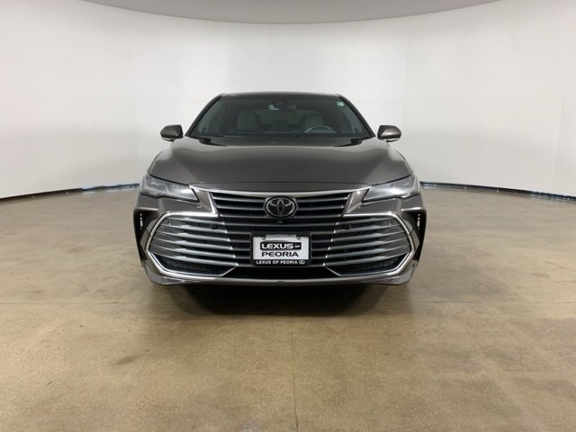 Used 2019 Toyota Avalon Limited image 3