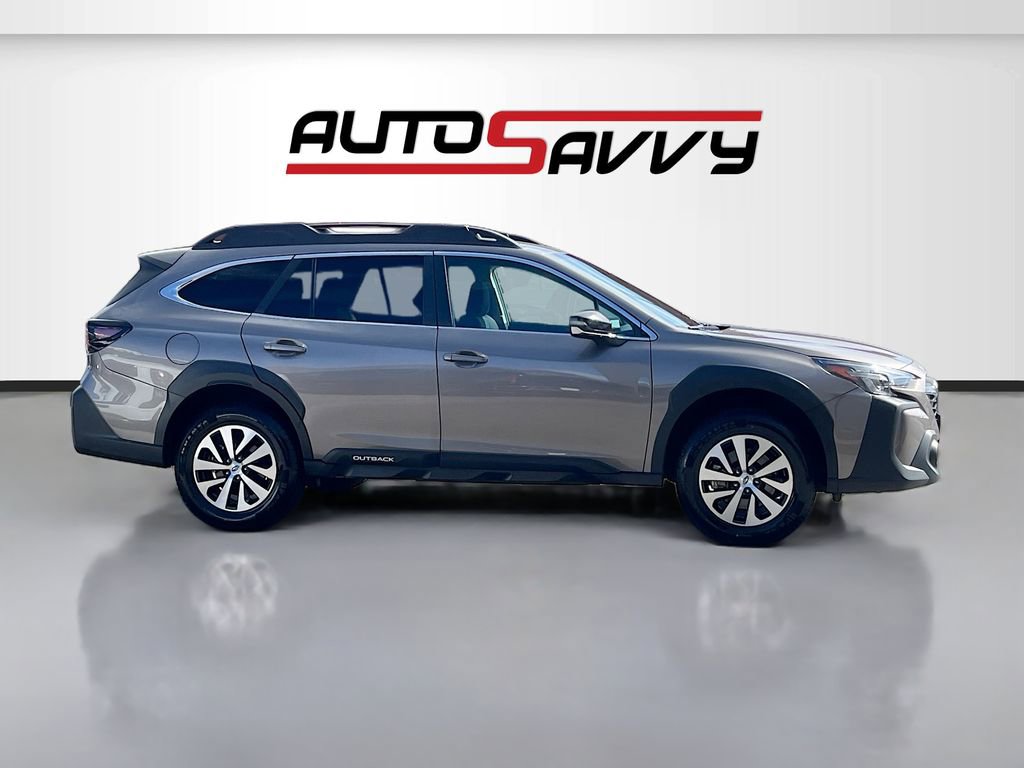Used 2024 Subaru Outback Premium image 8