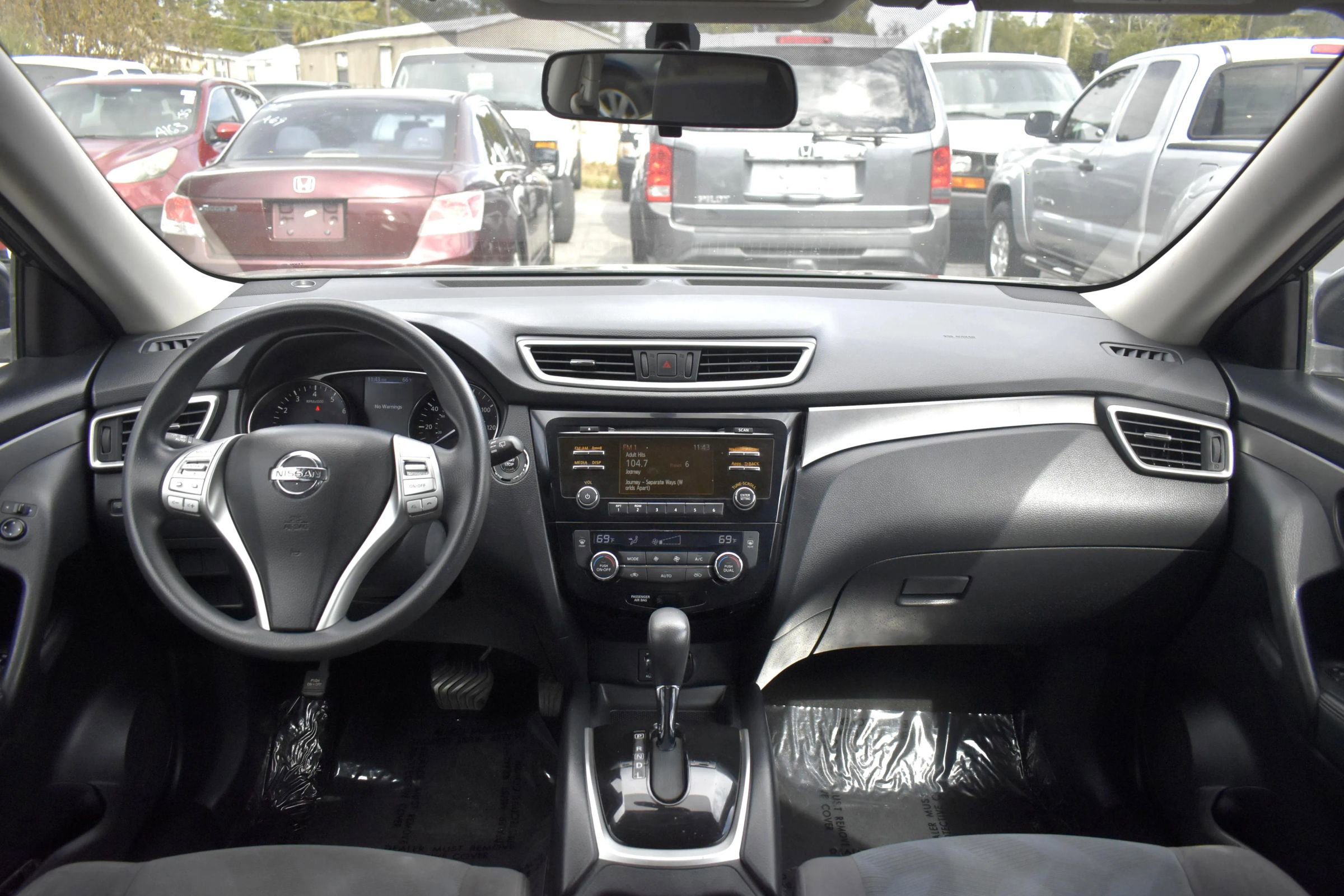 Used 2016 Nissan Rogue SV image 11
