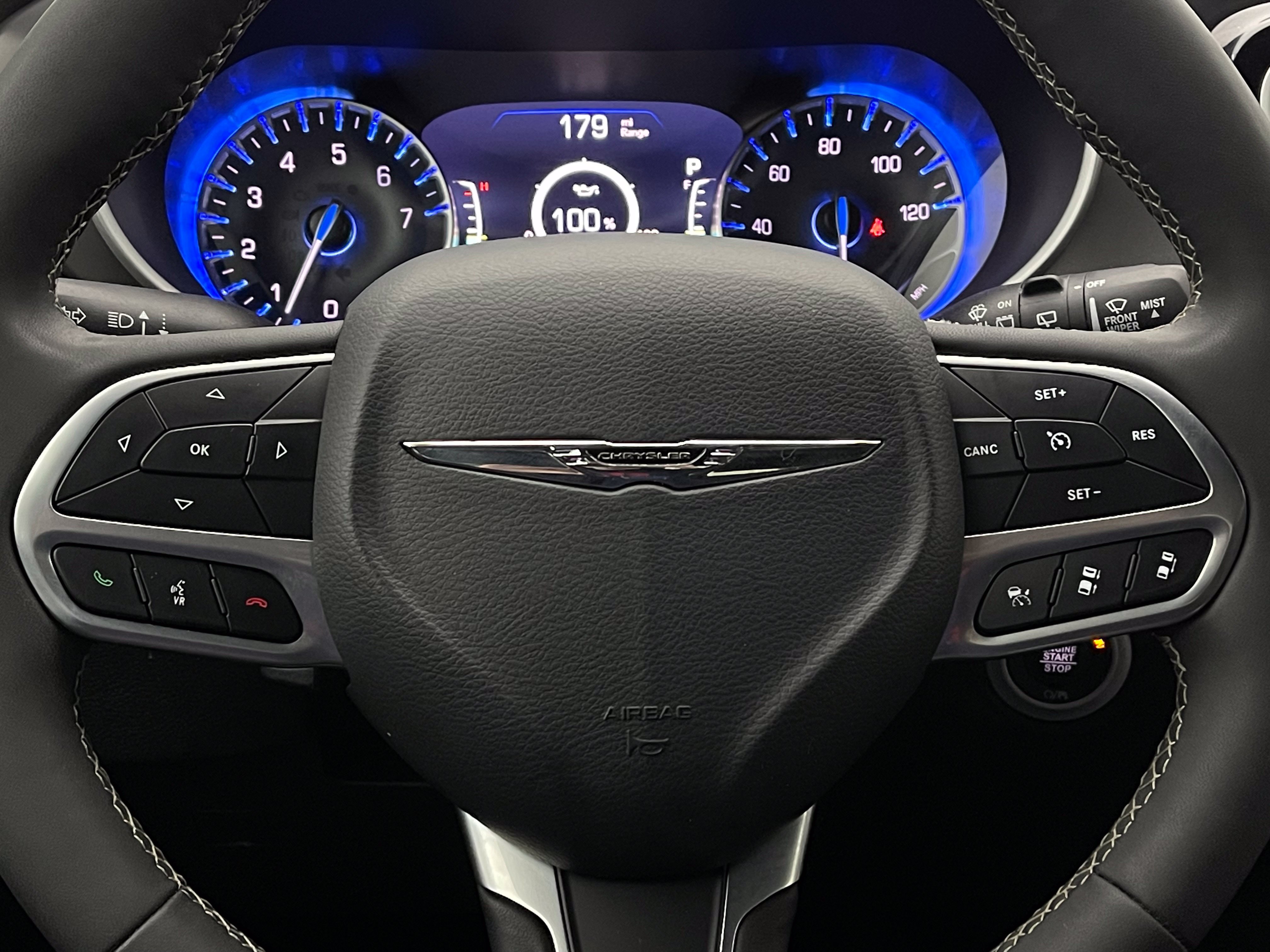 Used 2025 Chrysler Pacifica Select FWD image 20