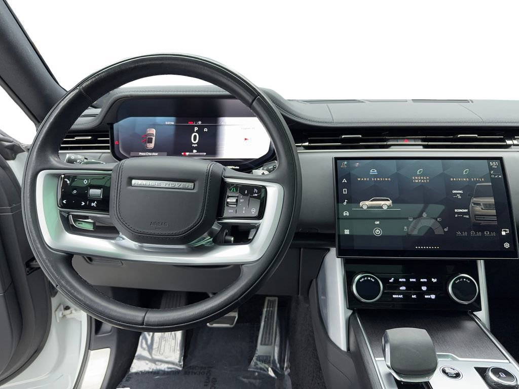 Used 2023 Land Rover Range Rover Long Wheelbase SE image 18
