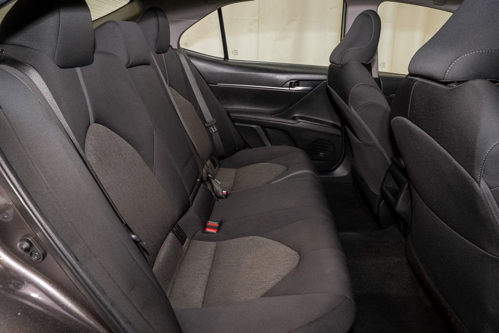 Used 2021 Toyota Camry LE image 7