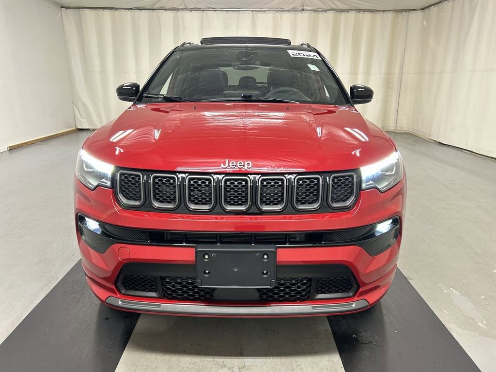 Used 2024 Jeep Compass Limited w/ High Altitude Package AWD/4WD image 3