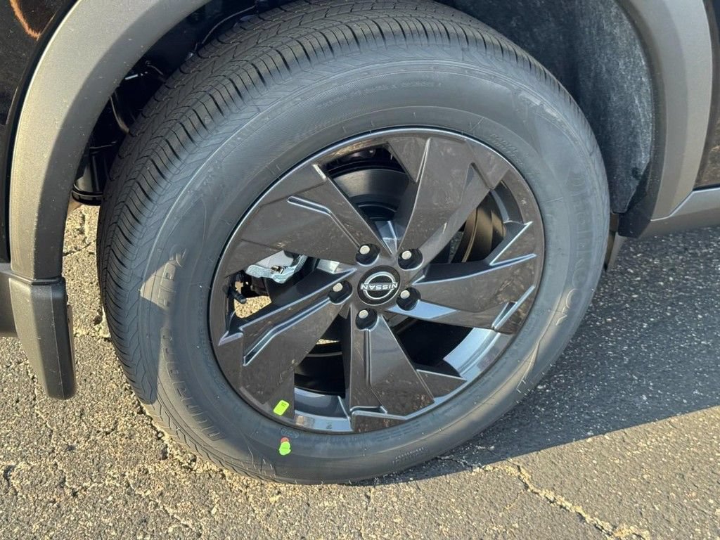 New 2026 Nissan Rogue SV AWD/4WD image 4