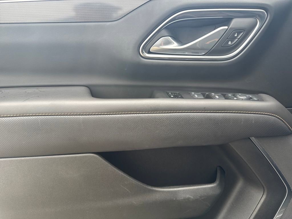 Used 2024 GMC Yukon AT4 w/ Technology Package image 18