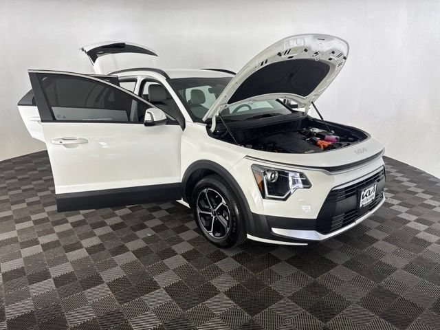 Certified 2025 Kia Niro EX FWD image 14