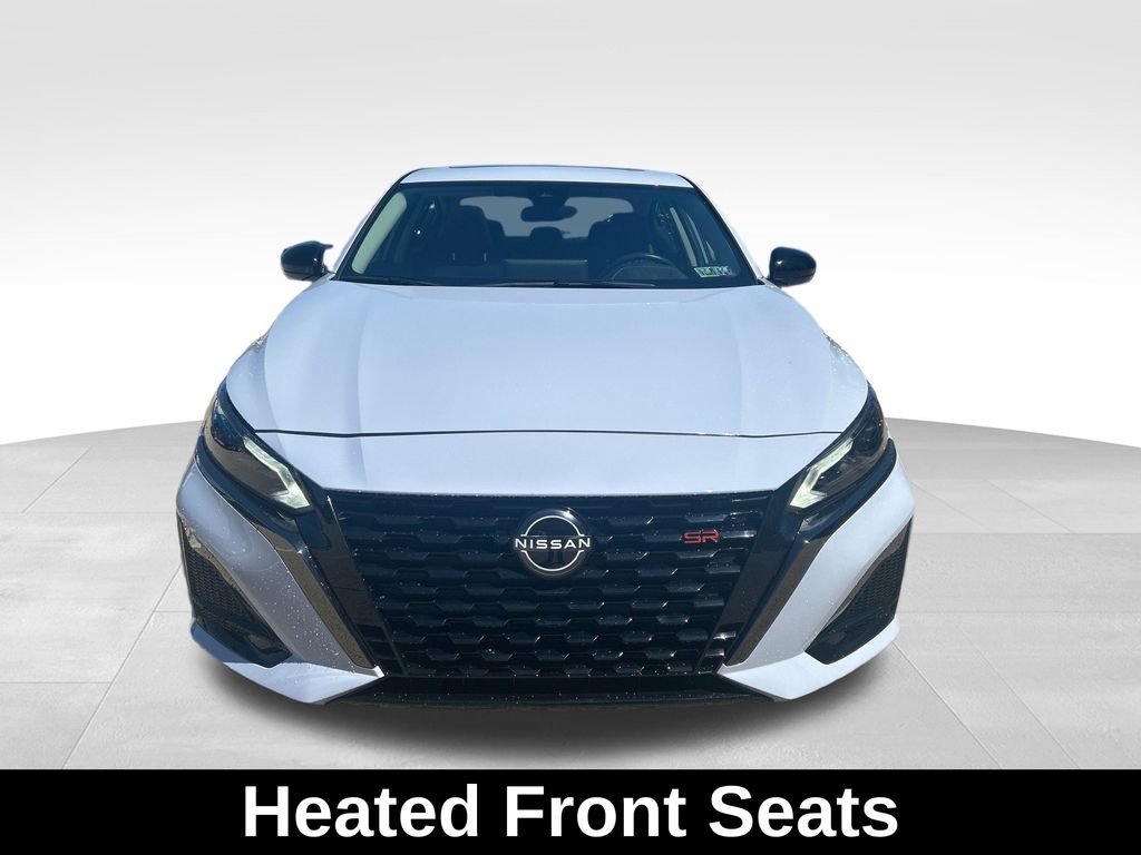 Used 2023 Nissan Altima 2.5 SR w/ SR Premium Package image 9