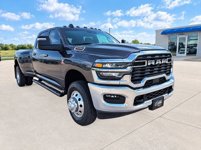 Used 2026 RAM 3500 Tradesman AWD/4WD image 1