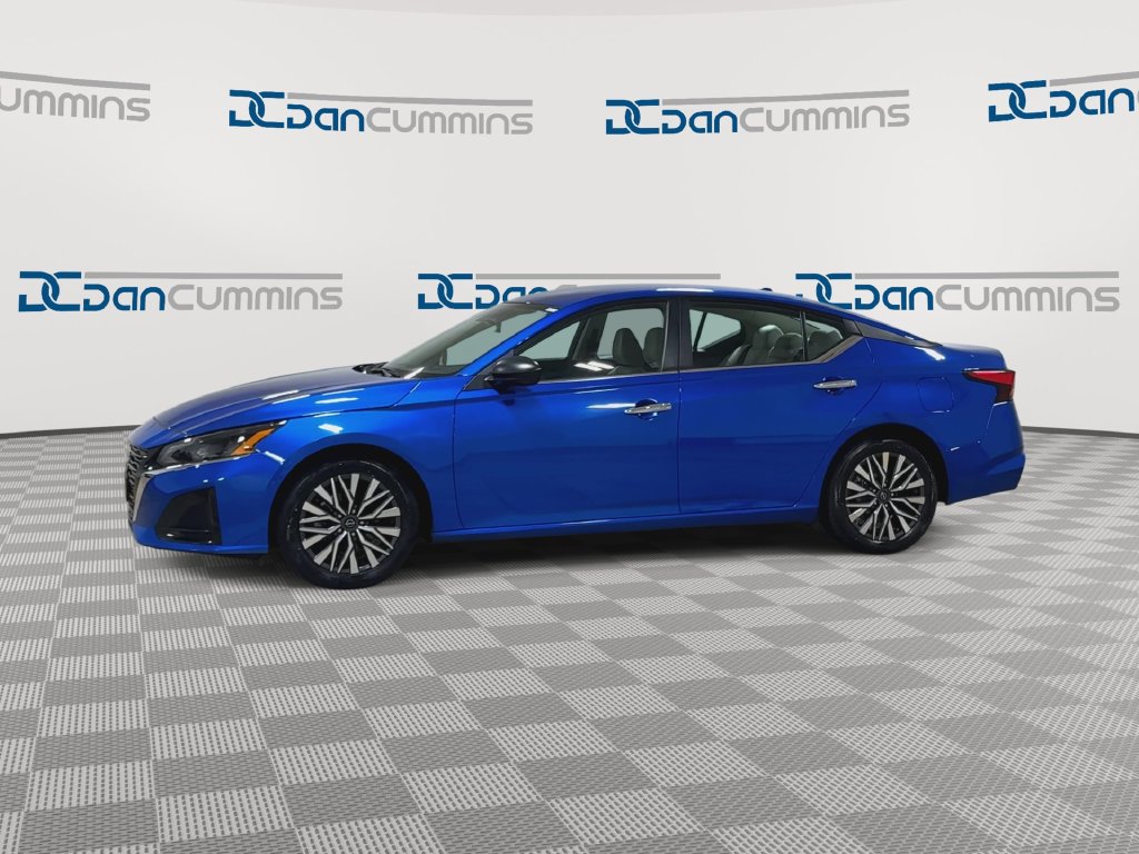 Used 2025 Nissan Altima 2.5 SV FWD image 6