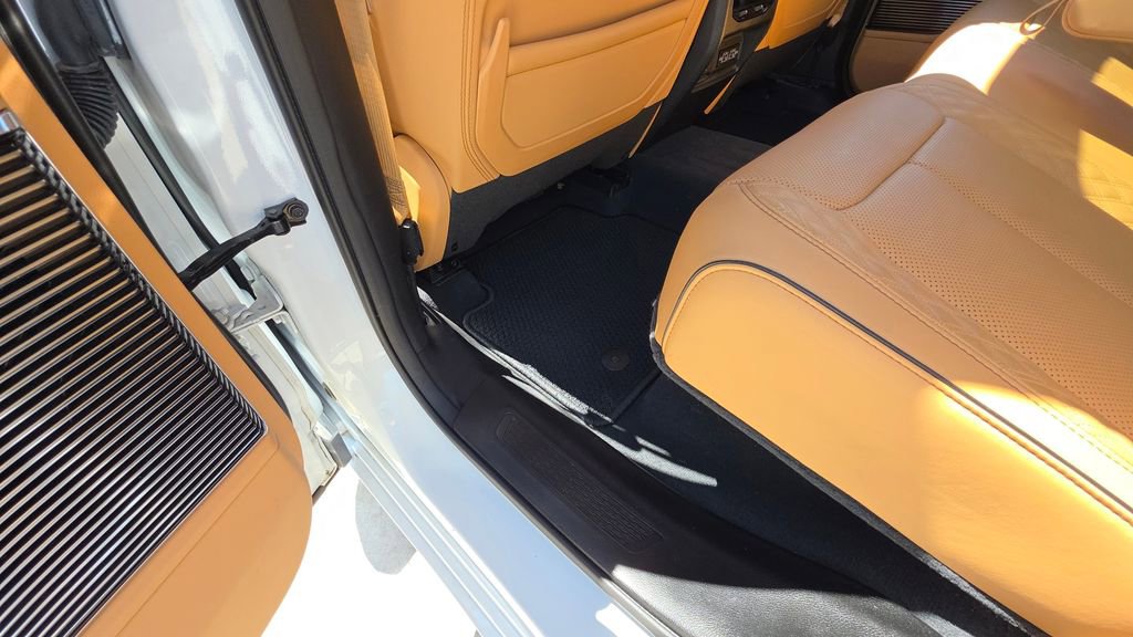 Used 2023 Jeep Grand Cherokee Summit AWD/4WD image 19