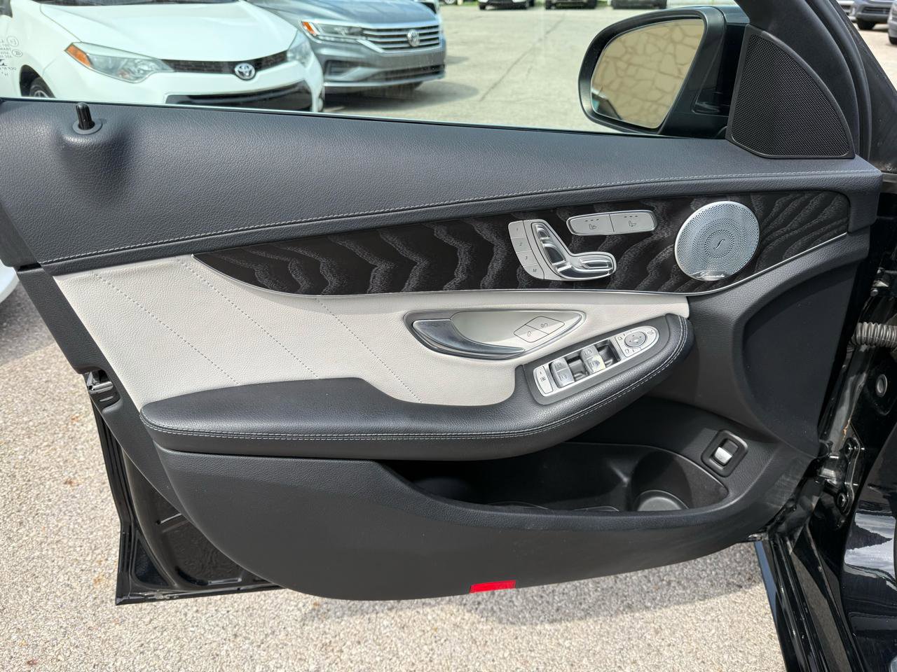 Used 2015 Mercedes-Benz C 400 4MATIC image 28
