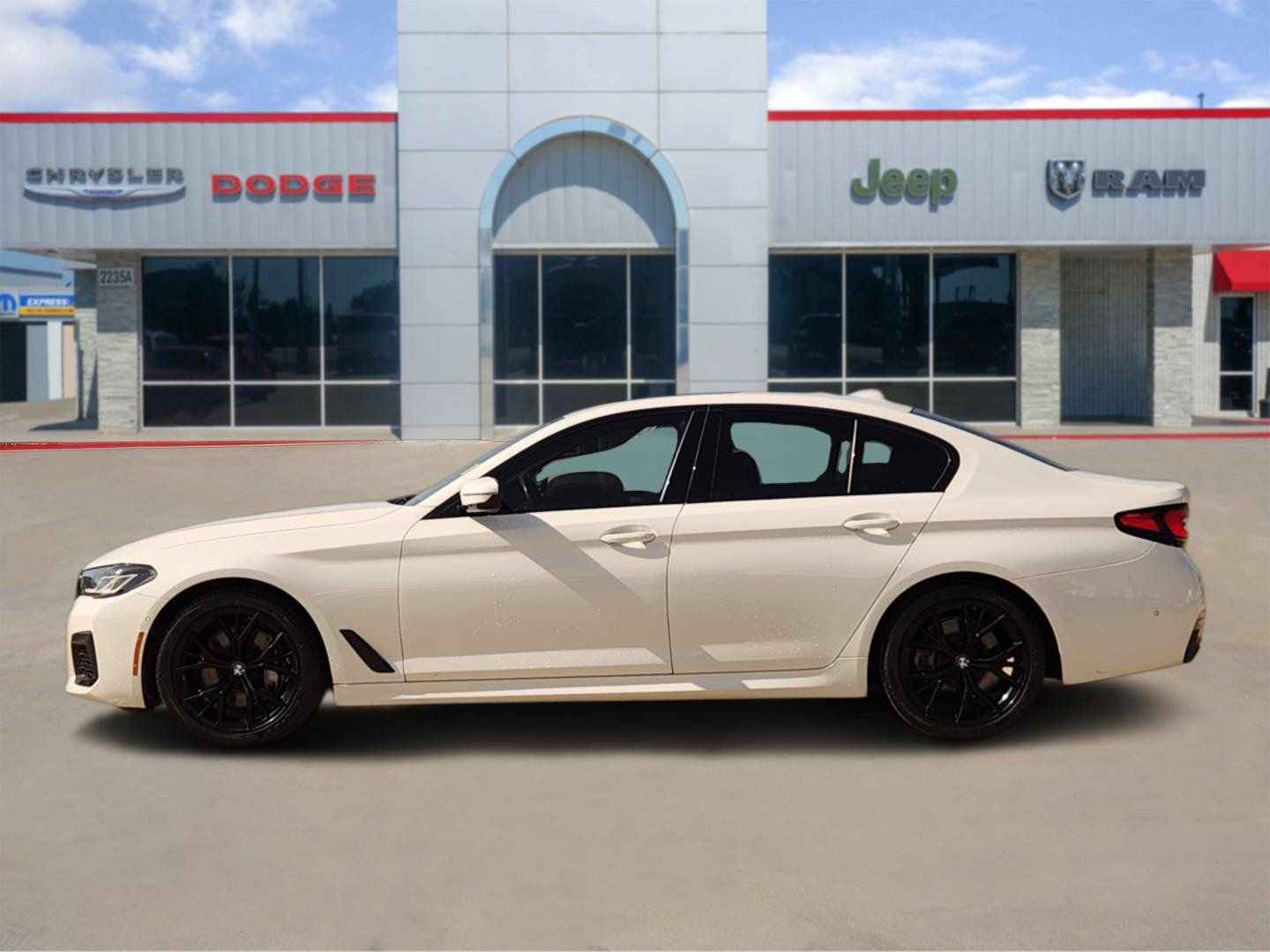 Used 2022 BMW 540i w/ M Sport Package RWD image 3