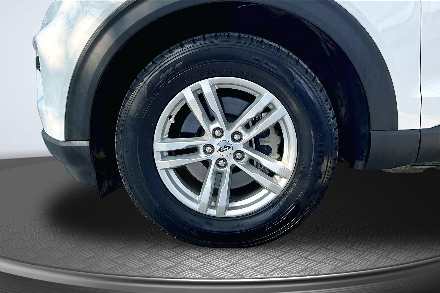 Used 2021 Ford Explorer XLT RWD image 32