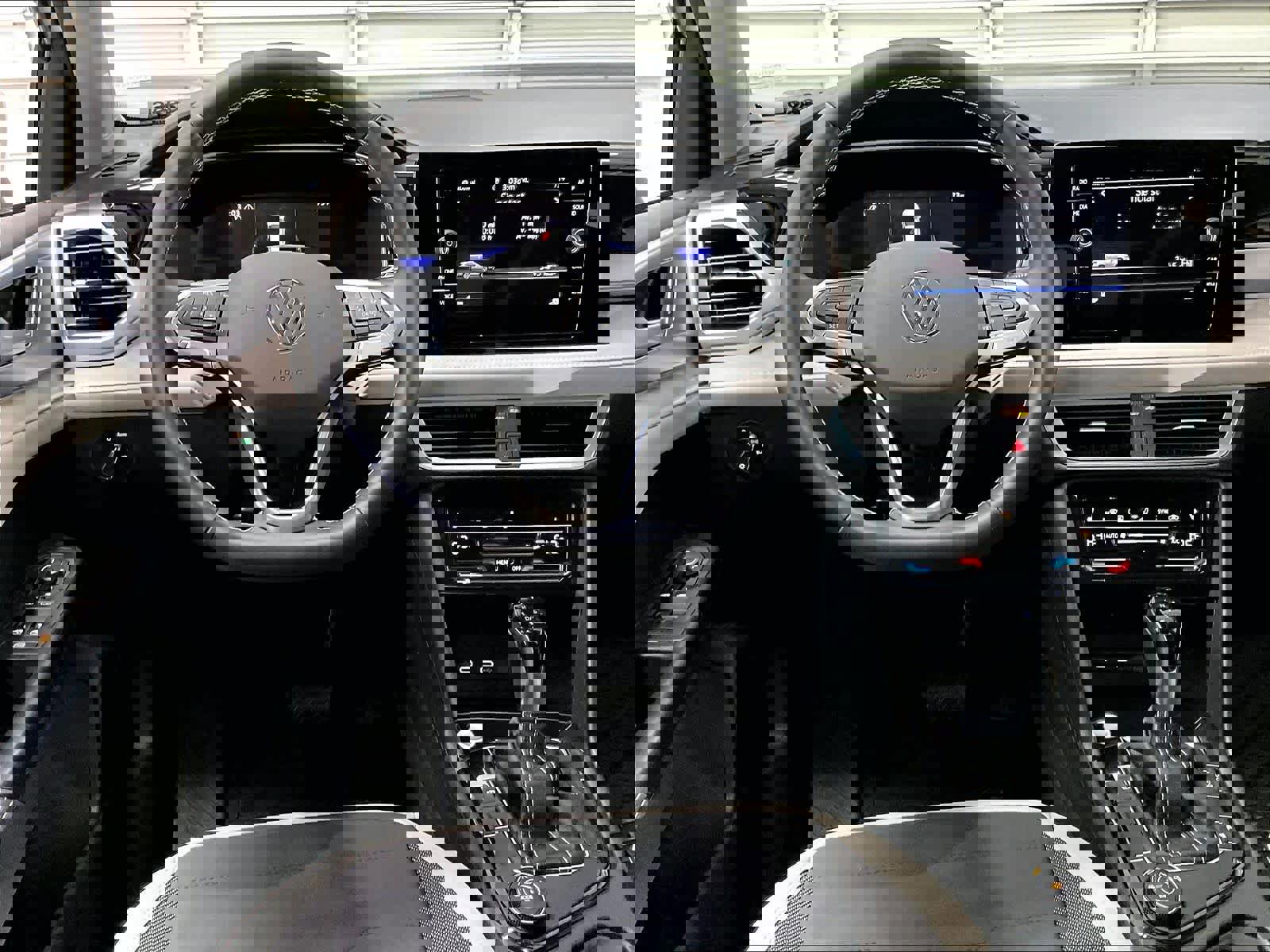 Used 2025 Volkswagen Taos SE w/ Panoramic Sunroof Package image 8