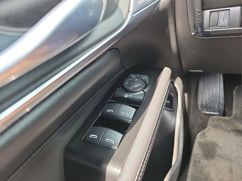 Used 2021 Cadillac CT4 Luxury w/ Bose Premium Audio Package RWD image 13