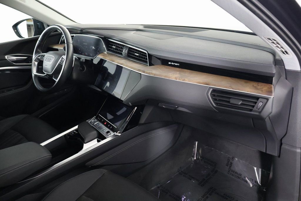 Used 2019 Audi e-tron Premium Plus image 9