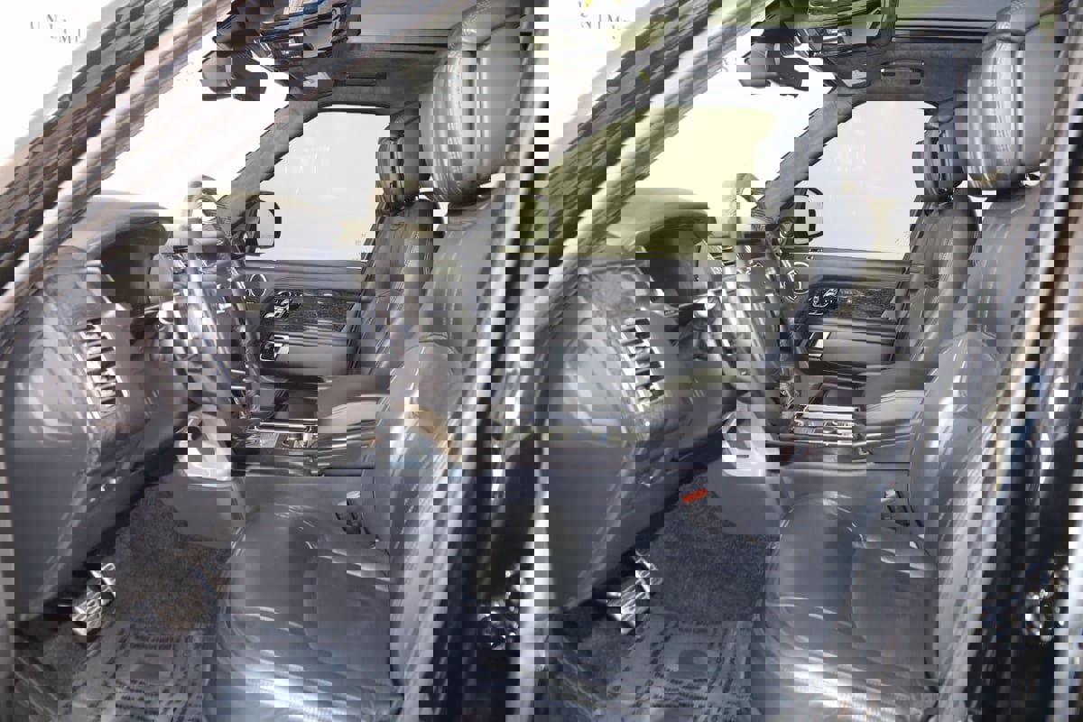 Used 2020 Land Rover Range Rover Autobiography image 11