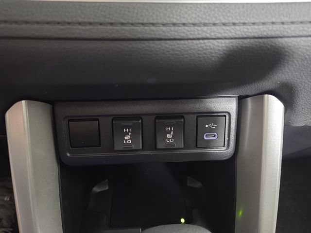 Used 2024 Toyota Corolla Cross XLE w/ Convenience Package AWD/4WD image 19