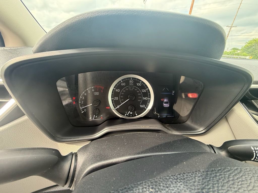 Used 2020 Toyota Corolla LE FWD image 17