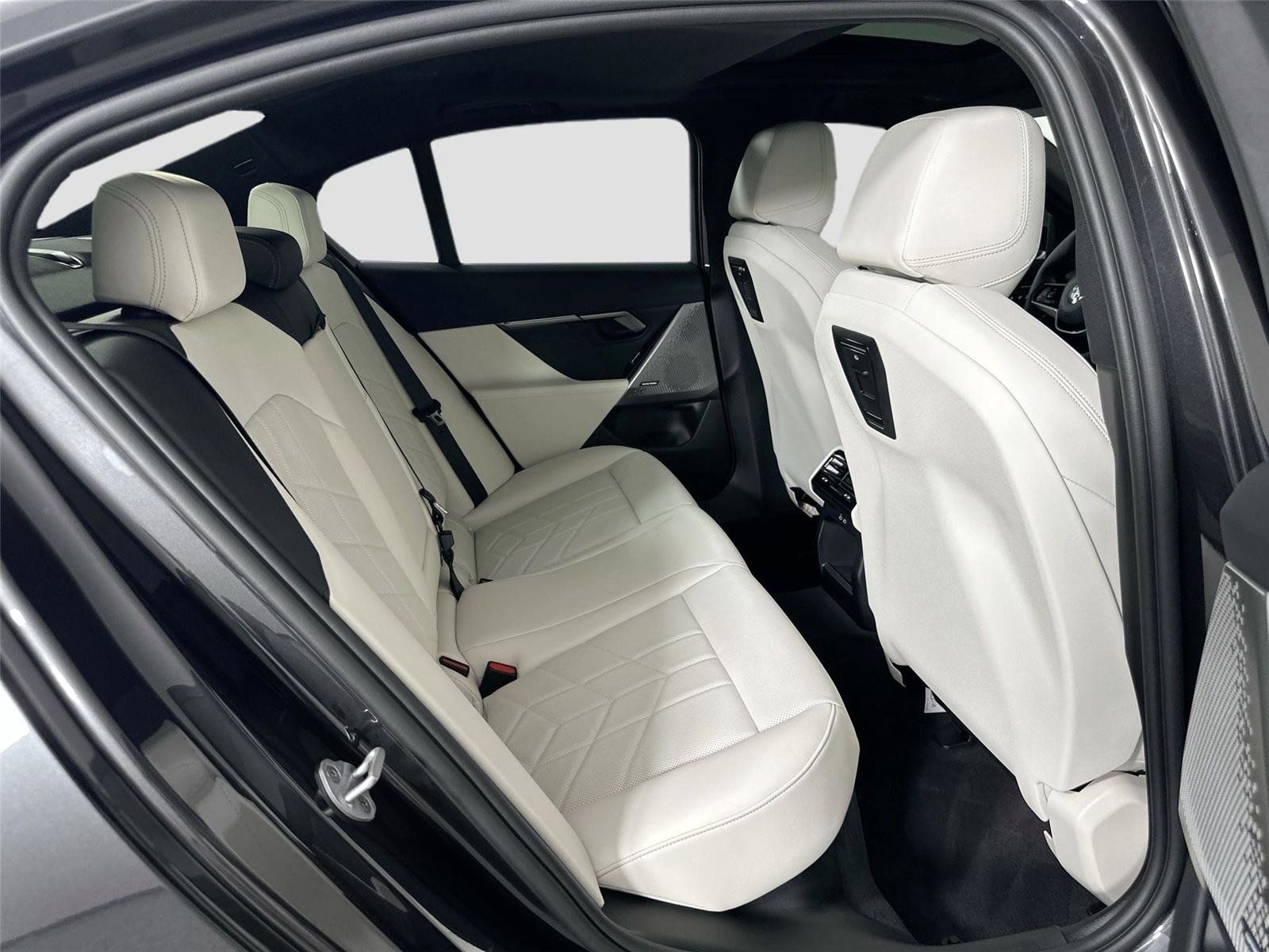 Certified 2026 BMW 530i w/ Premium Package RWD image 25