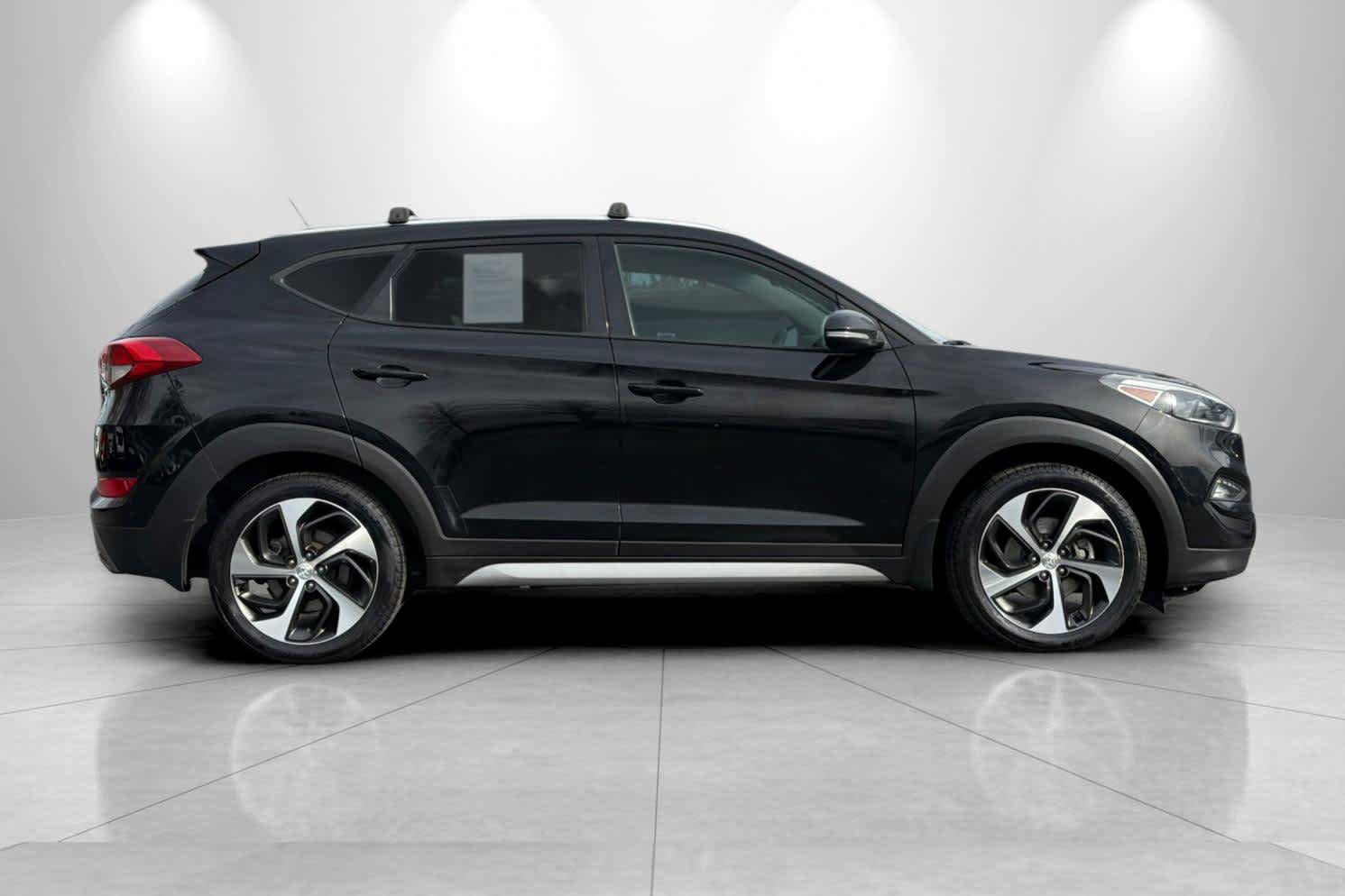 Used 2017 Hyundai Tucson Sport image 8