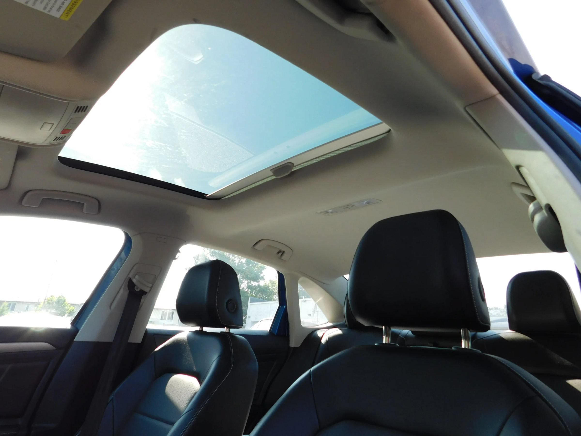 Used 2024 Volkswagen Jetta SE FWD image 17
