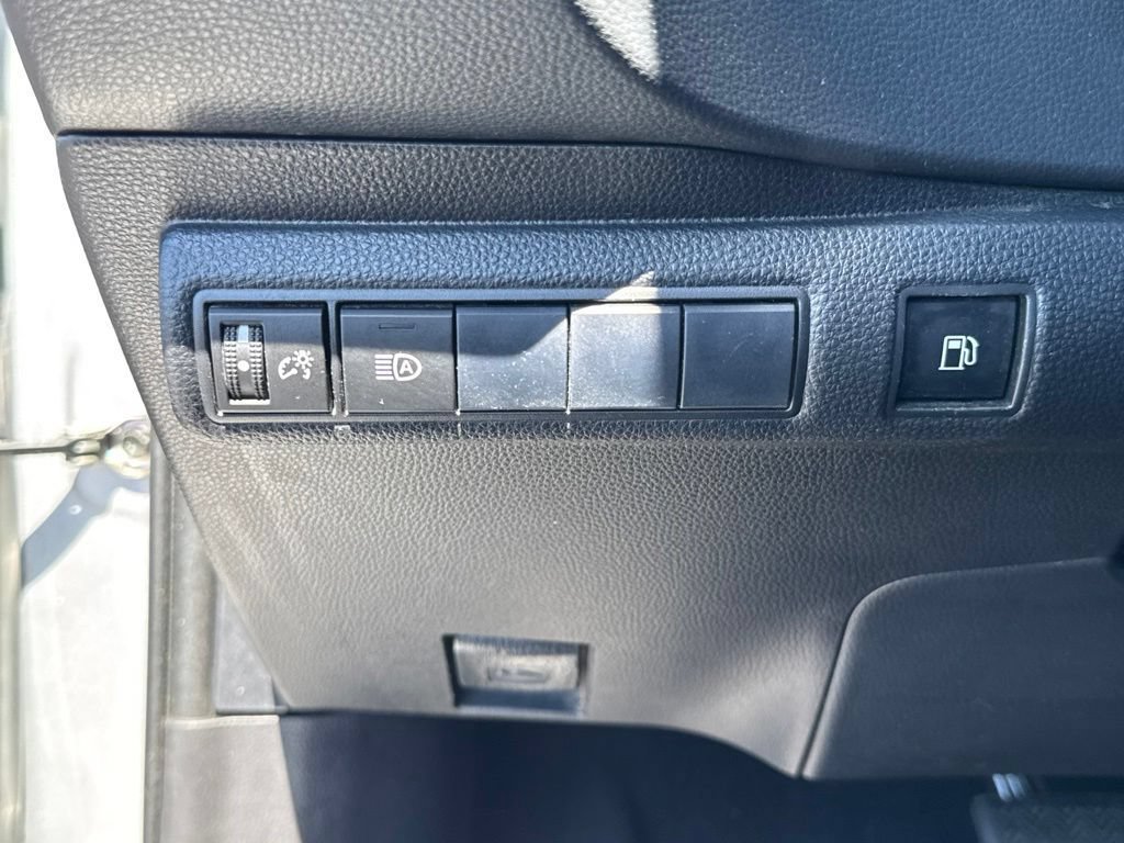 Certified 2021 Toyota Corolla LE FWD image 20