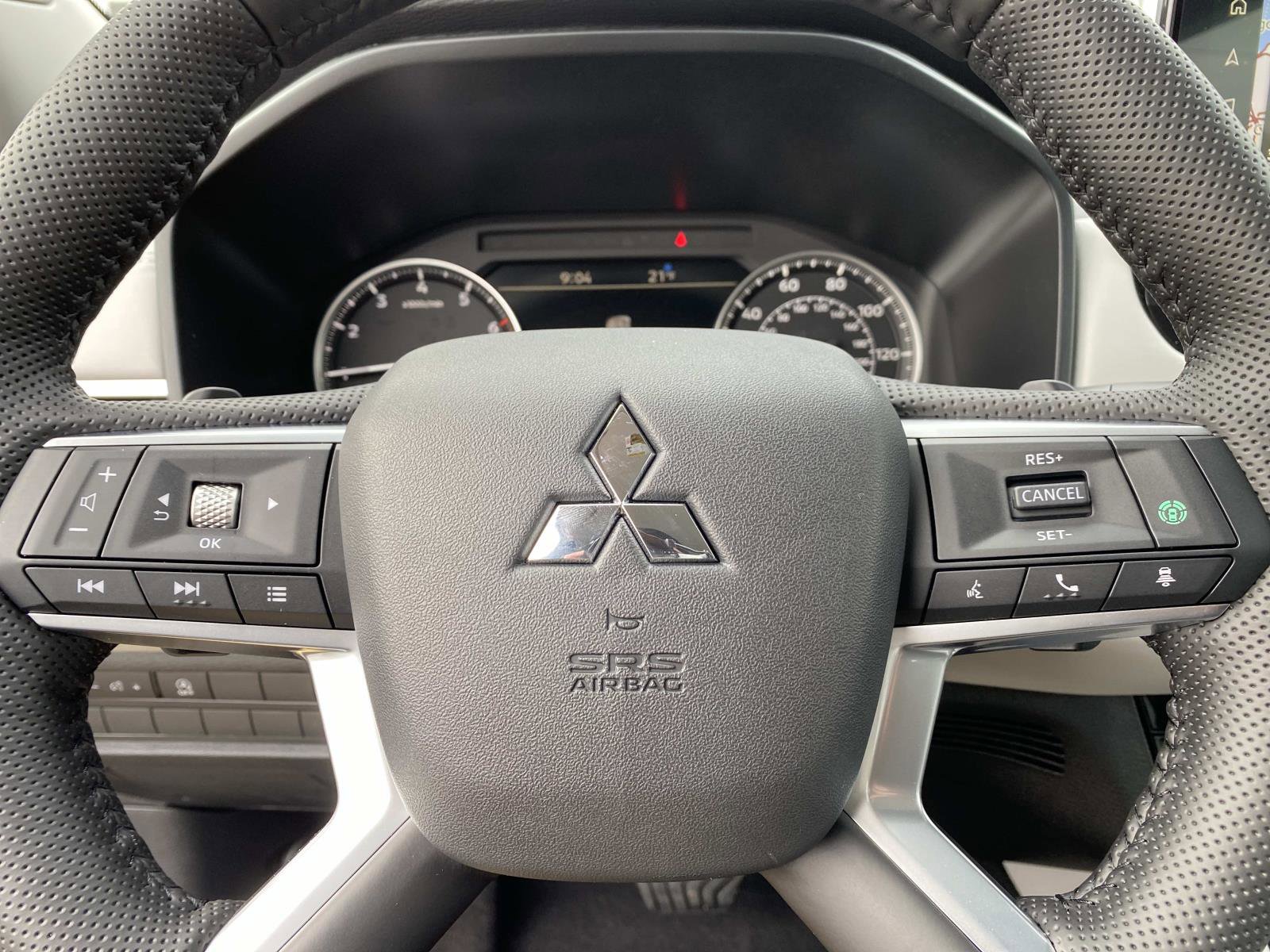 New 2026 Mitsubishi Outlander SE image 13