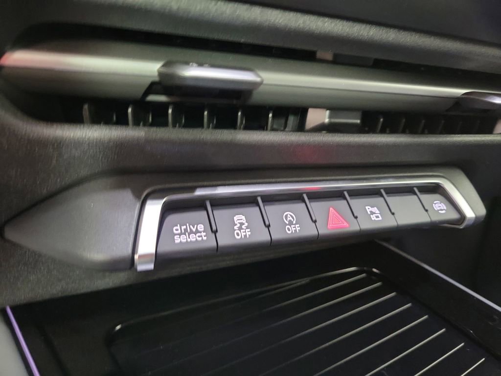 New 2026 Audi Q3 quattro 2.0T AWD/4WD image 29