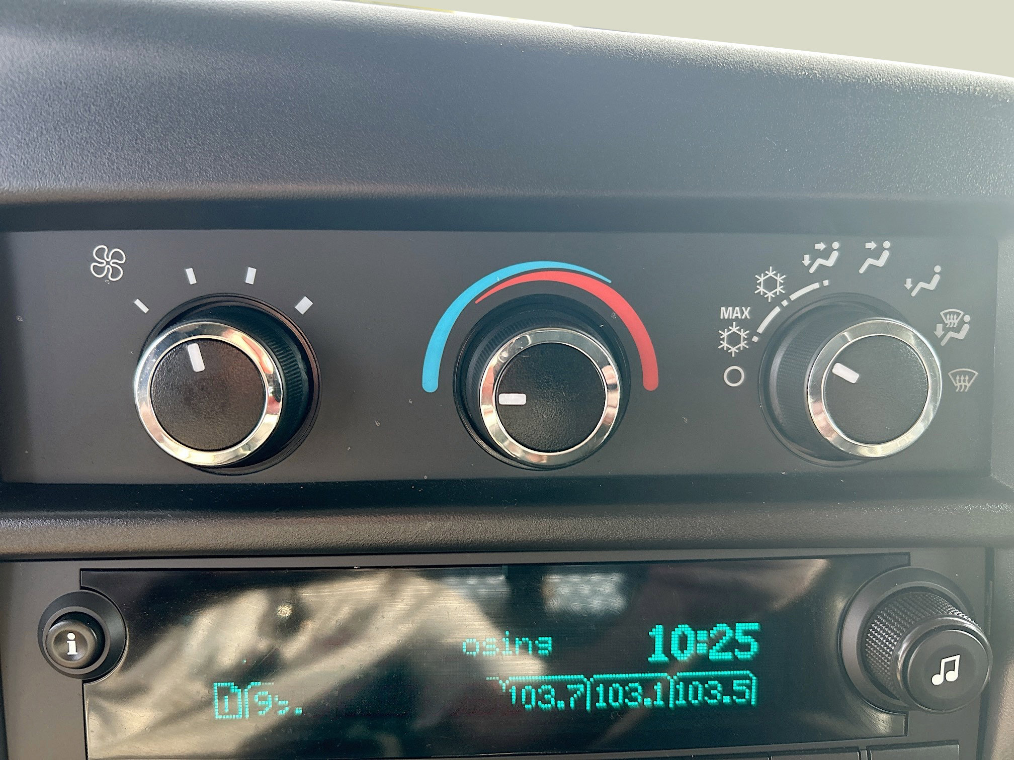 Used 2020 Chevrolet Express 2500 w/ Driver Convenience Package image 14