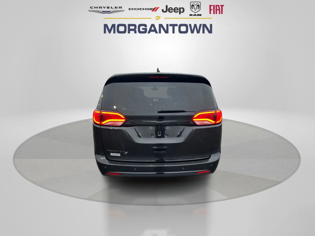 Used 2020 Chrysler Pacifica Touring w/ S Appearance Package image 7