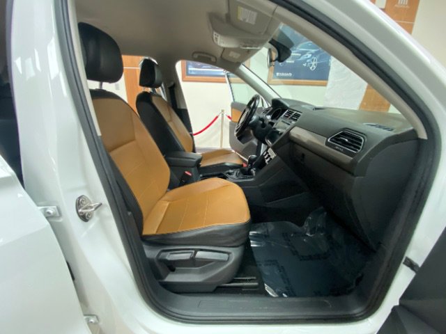 Used 2018 Volkswagen Tiguan SE AWD/4WD image 14