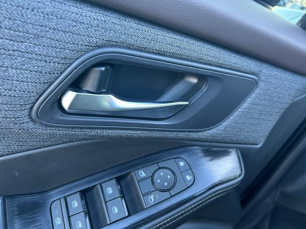 Used 2023 Nissan Rogue SV image 46