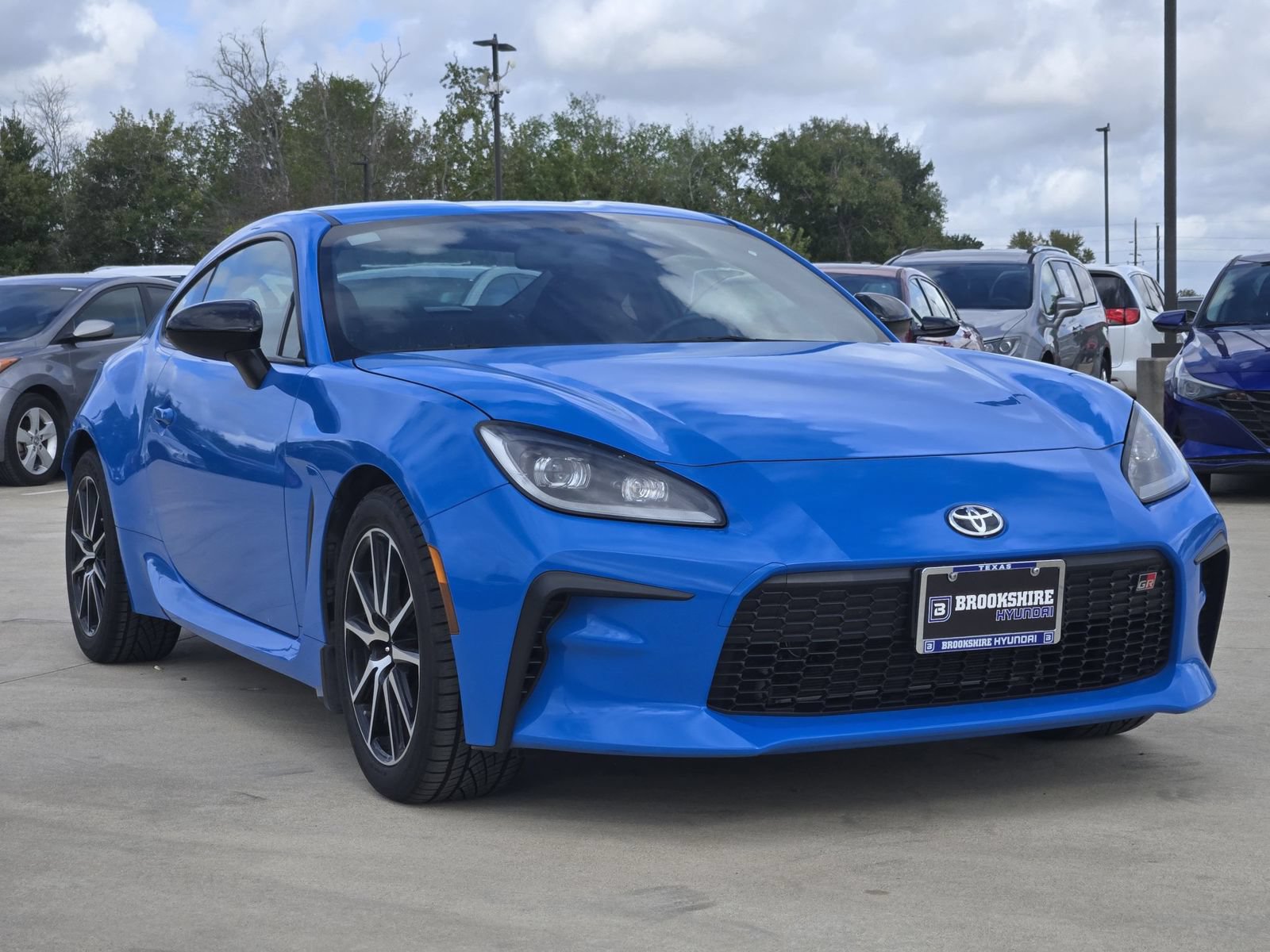Used 2024 Toyota GR86 RWD image 3