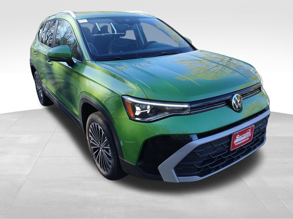 New 2026 Volkswagen Taos SE image 7