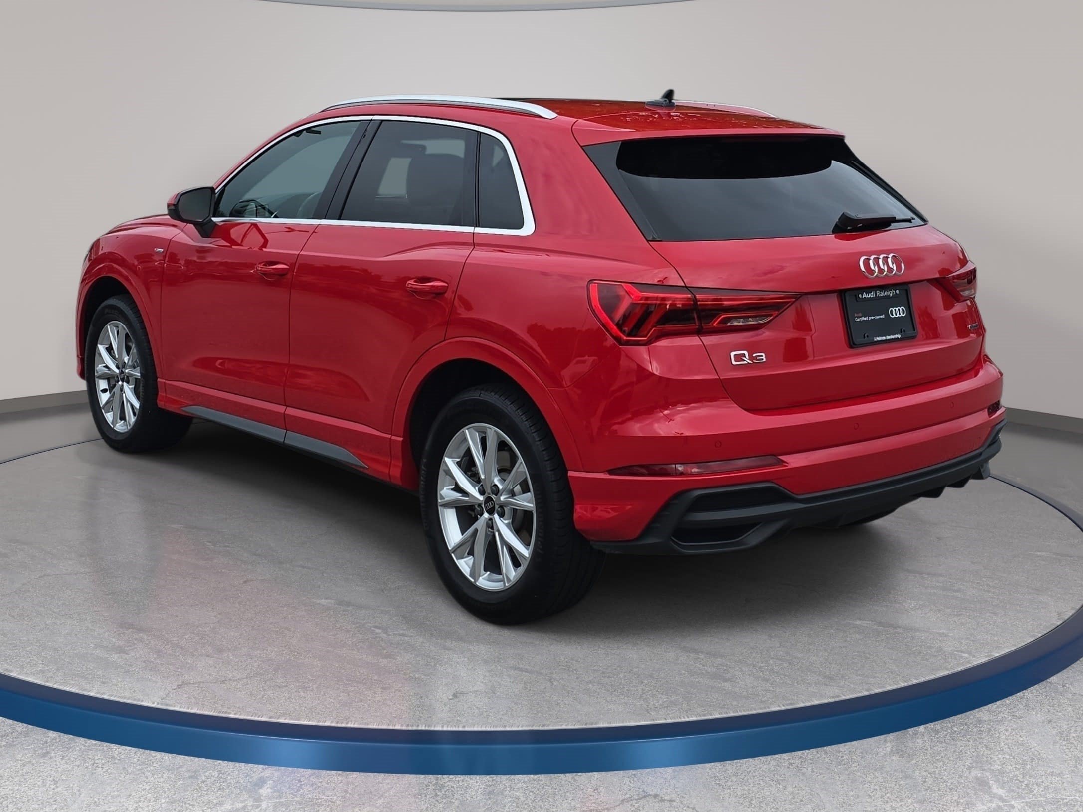 Certified 2025 Audi Q3 2.0T Premium Plus w/ Premium Plus Package AWD/4WD image 7