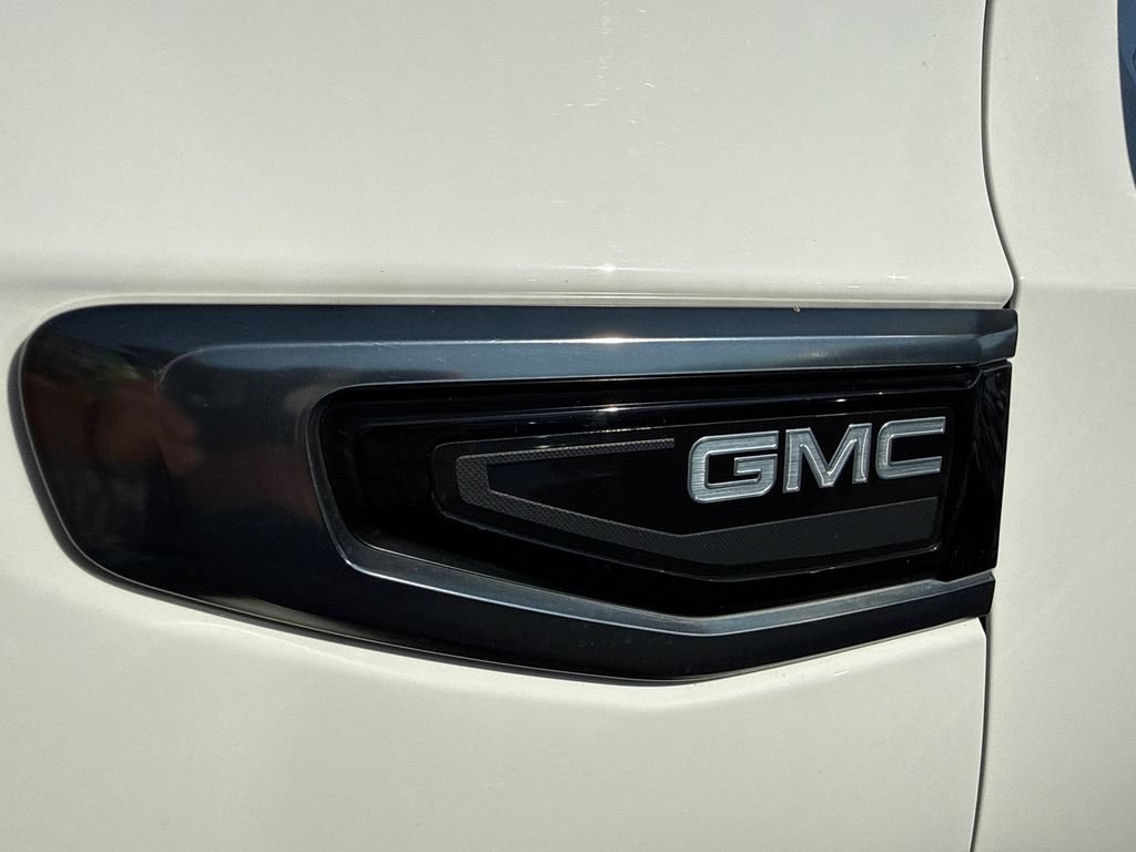 Used 2021 GMC Yukon AT4 w/ AT4 Premium Plus Package AWD/4WD image 11