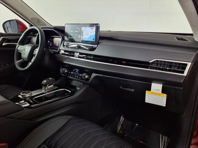 Used 2025 Mitsubishi Outlander SEL FWD image 7