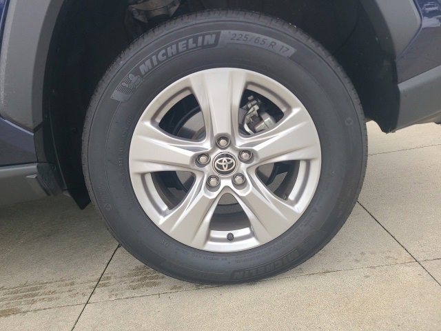 Used 2025 Toyota RAV4 XLE image 11