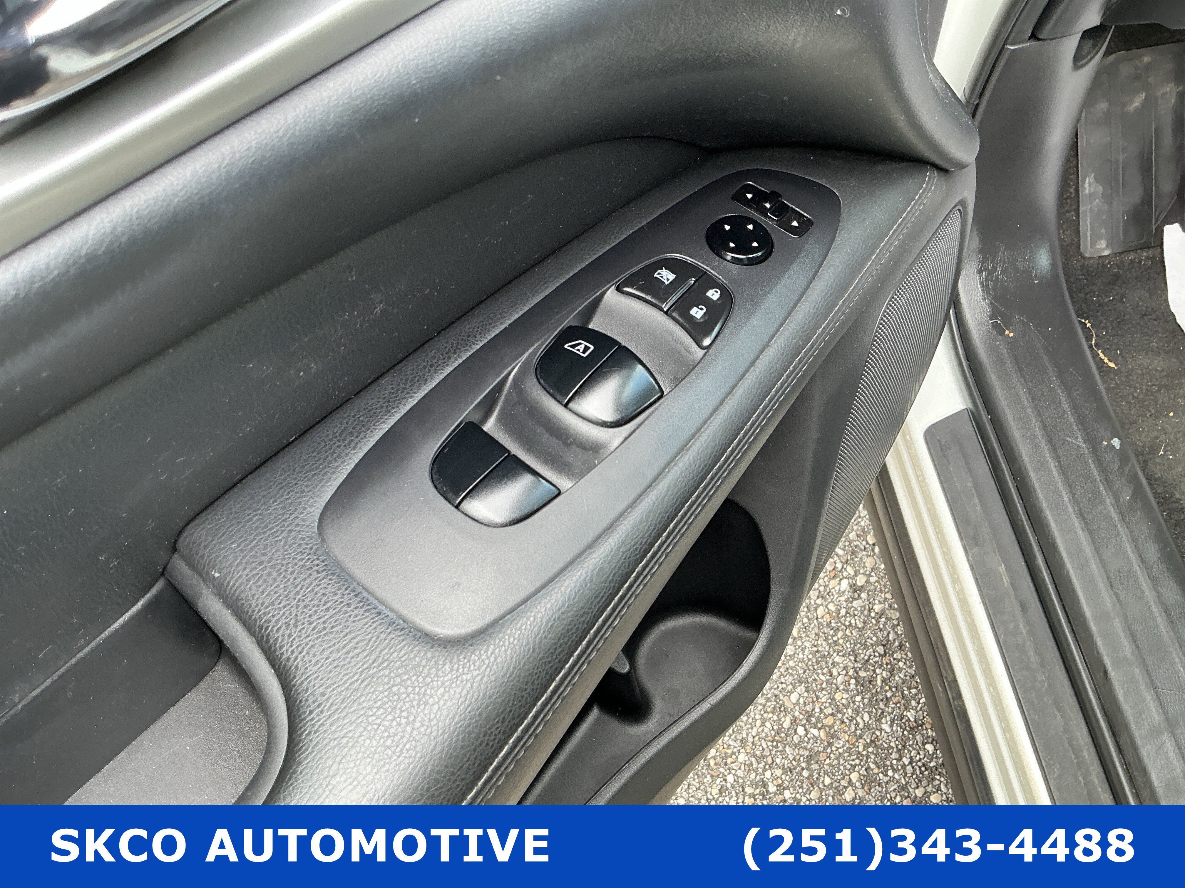 Used 2018 Nissan Pathfinder S image 22