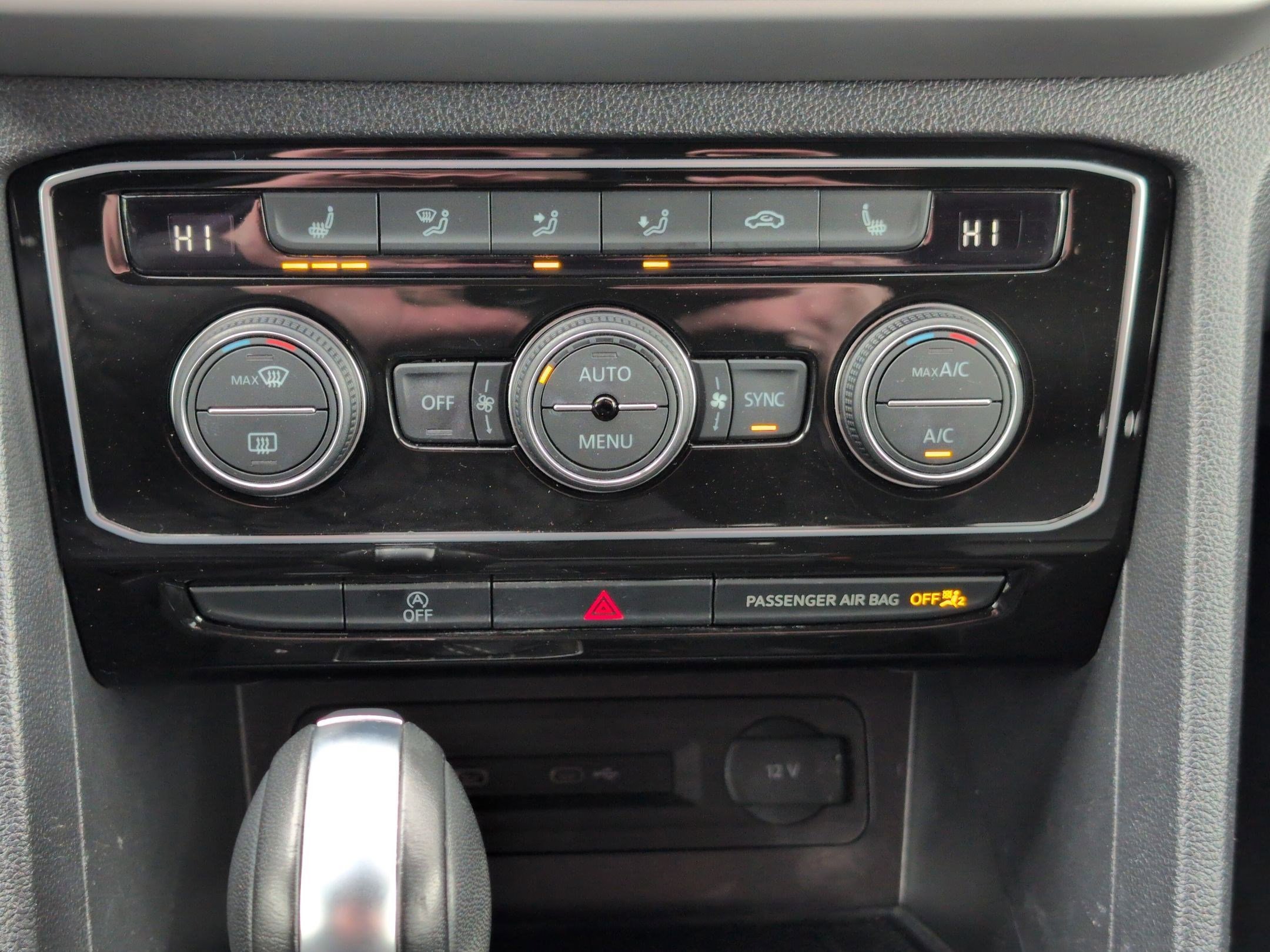 Used 2022 Volkswagen Atlas Cross Sport SE image 21