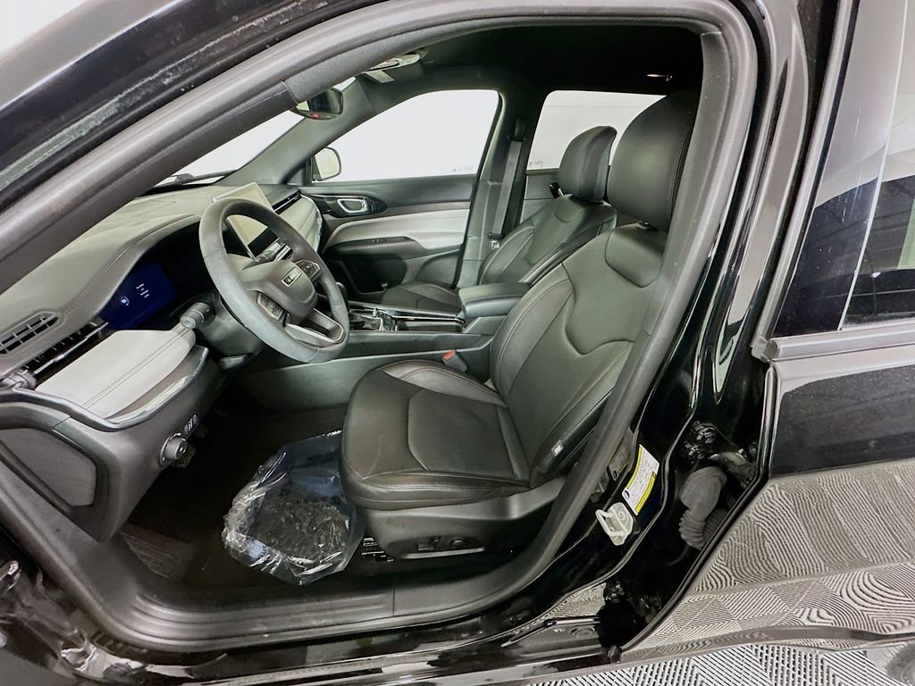 Used 2024 Jeep Compass Limited w/ Elite Group image 29